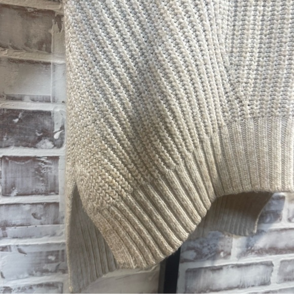 American Eagle Outfitters Cream Crew Neck Sweater - Picture 8 of 9